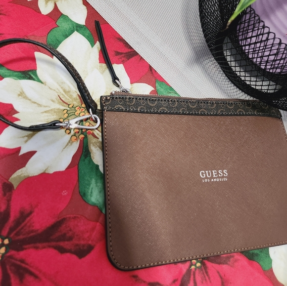 Guess - Picture 2 of 3